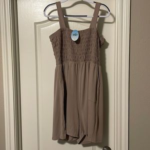 ZENANA smocked top romper. Tan color. Size 1x. Super comfy!!